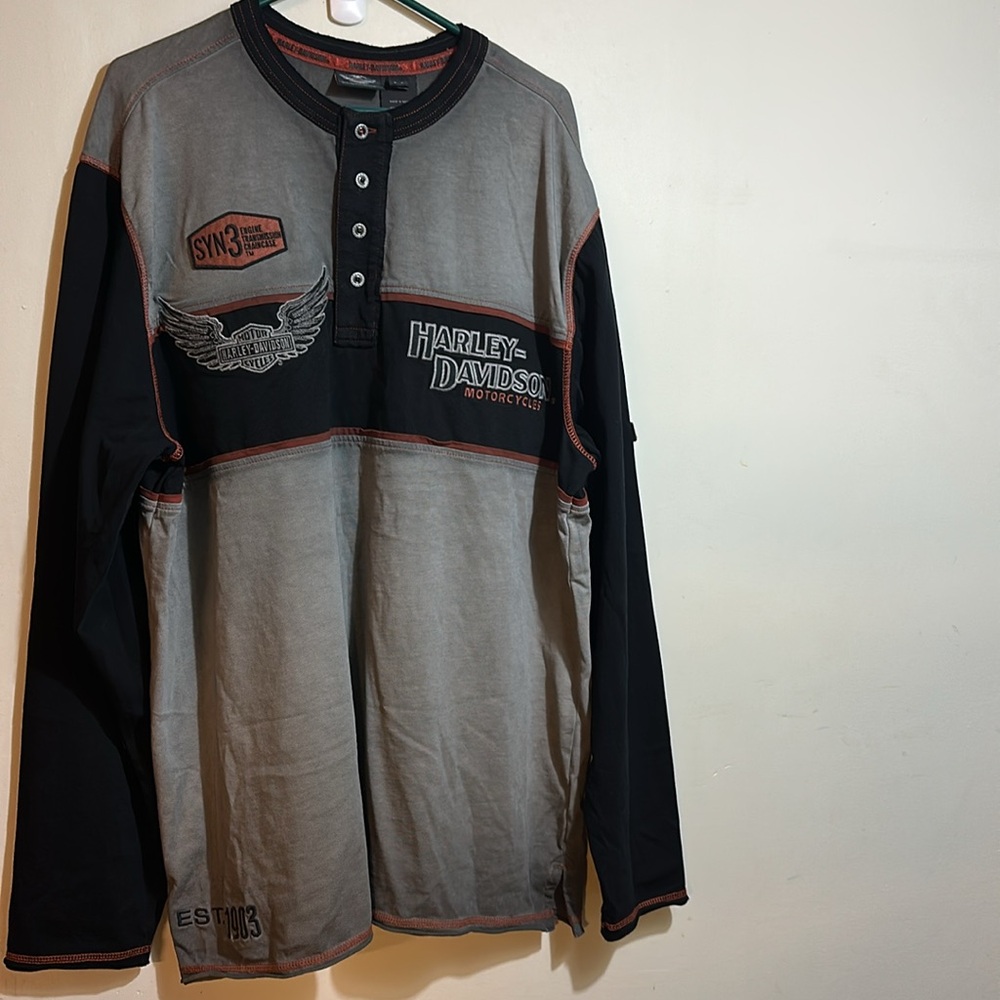 Harley-Davidson Gray and Black Long Sleeve Tees